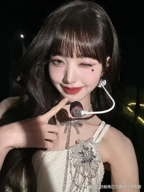 10w拍明星头发张元英一缕秀发引发网络热议