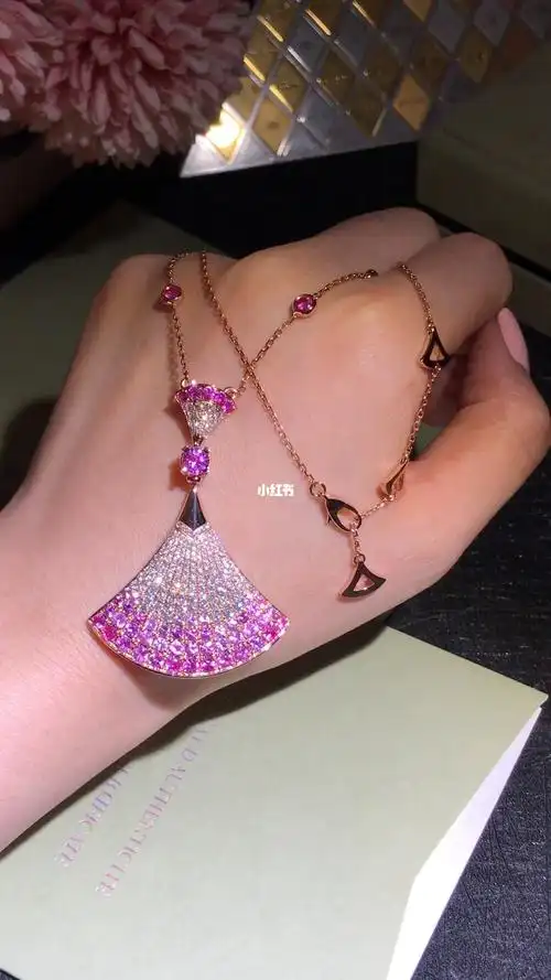 宝格丽亚洲限定裙子项链粉蓝宝款