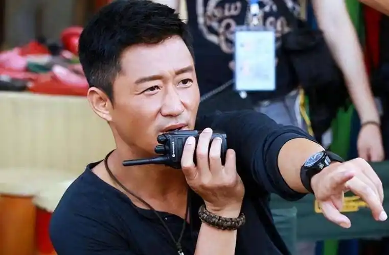 李连杰从什刹海出去后,一部《少林寺》就让他成为了全国都认识的大