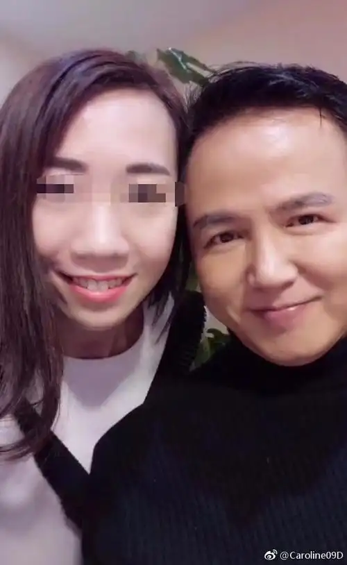 今年58岁,不过不知道从什么时候开始,林瑞阳长起了满头白发,看着像是