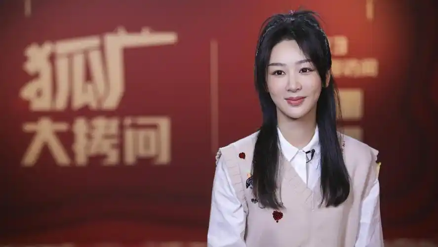 杨紫|杨紫想挑战春晚魔术,2023年目标是当"劳模"