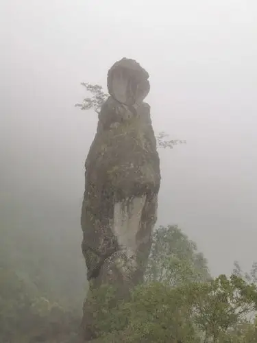 大觉者,被人们誉为"大地之子,元始天尊",它坐落在大觉寺东面,是大觉山