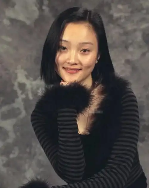 李小璐十八岁的旧照片被扒出,网友:确定这是同一个人吗?_片子