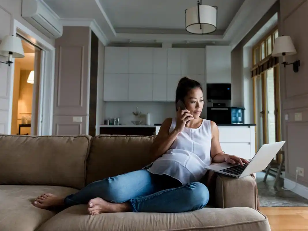 【孕晚期安全建议:2种"错误坐姿"要不得,看看你做对了吗?