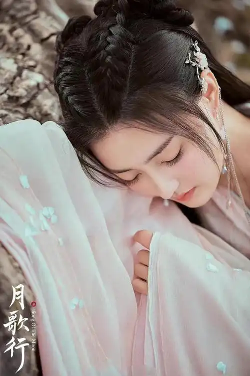 月歌行特效被嘲"肤浅"没质感,徐璐演技"翻车"瞪眼噘嘴装天真