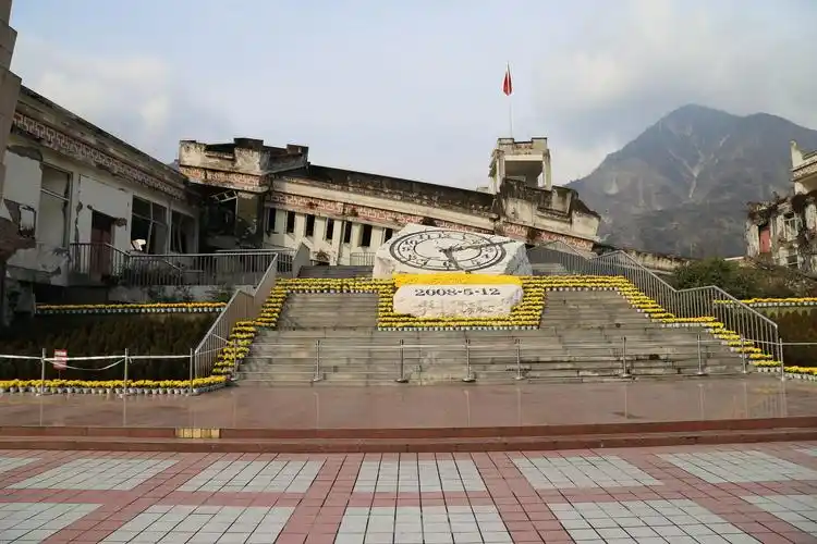 ▼ 汶川映秀地震遗址(漩口中学)