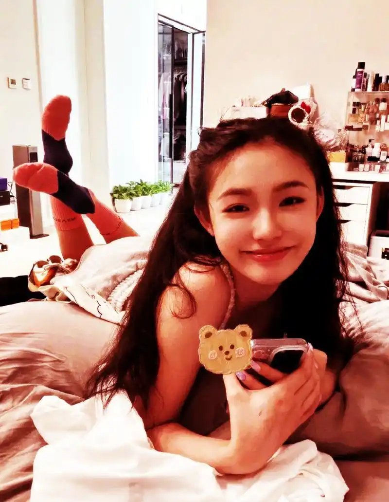 林允双马尾元气少女啊啊啊好可爱!