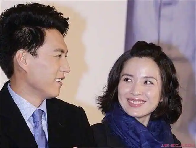 靳东的现任老婆是谁起底靳东感情史曾与她曝绯闻