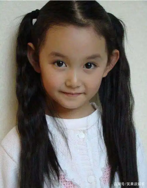 蒋依依小时候跟现在对比,难得的一个童星没长歪