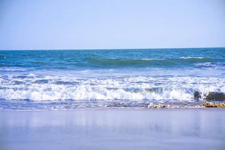 伸手就是碧海蓝天广东的这处滨海城市是假期避开人潮的绝美之地