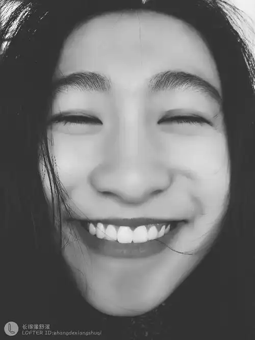 长虎牙的男孩子很值得人爱吧那长一排整齐大门牙的女孩子呢?