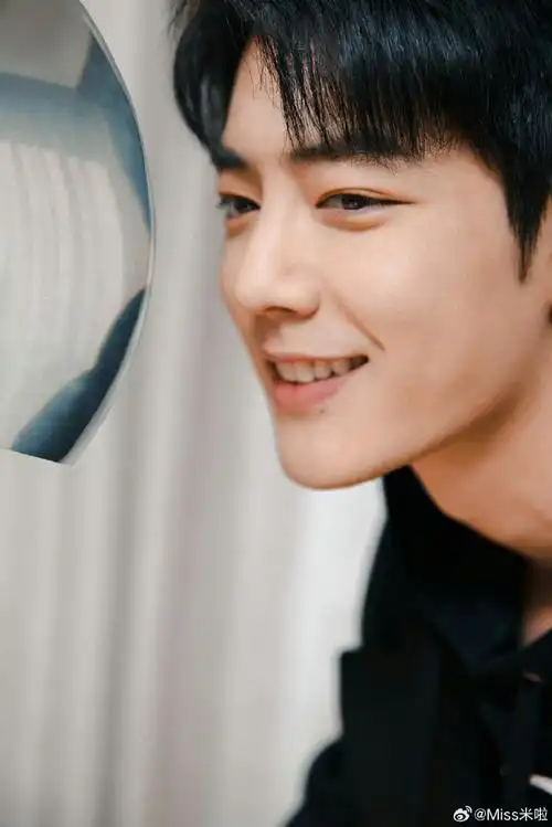 肖战梦境大片#粉上肖战是那年他挂了3天的热榜笑容,太治愈了,感舅他