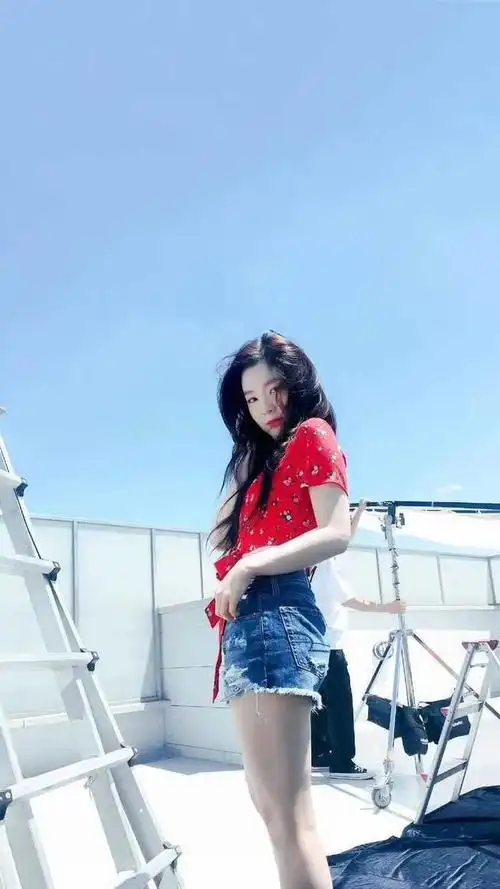 小个子美女irene裴珠泫的穿搭技巧,既修饰身材又衬超高颜值