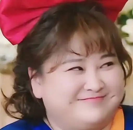 贾玲狂吃30鸡翅,一句话暖哭老戏骨,网友惊叹情商之高!