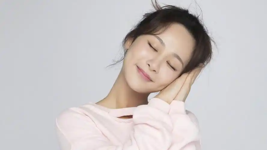 内地明星杨紫明星风尚壁纸1