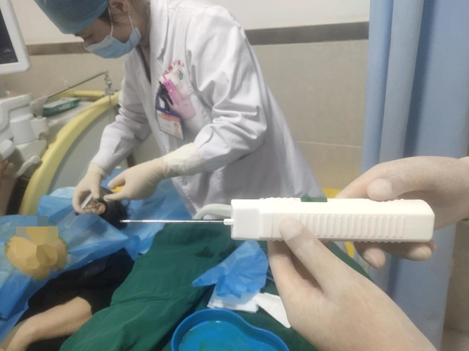 张掖市中医医院顺利完成首例超声引导下乳腺肿物穿刺活检术