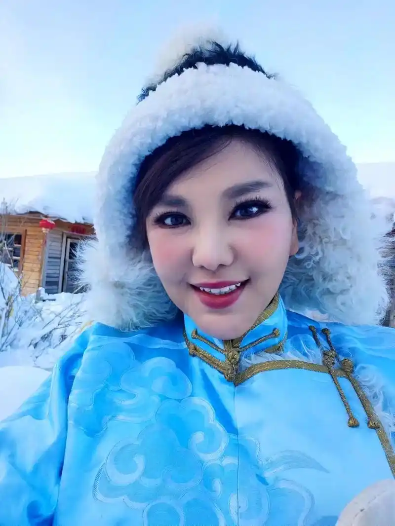 乌兰图雅 乌兰图雅邀你踏雪赏梅共享冬日美好…… - 抖音