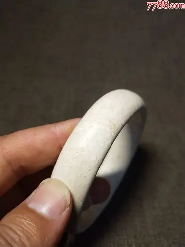 鸡骨白手镯