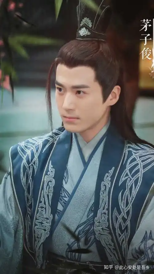 有哪些"眉眼如峰"超级好看的古装男主扮相呢?