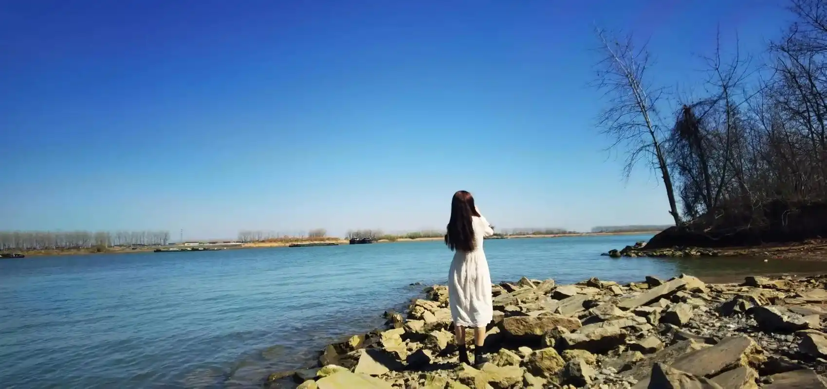 面朝大海,春暖花开,从小到大一直有一个朴素而不切实际的梦想, - 抖音