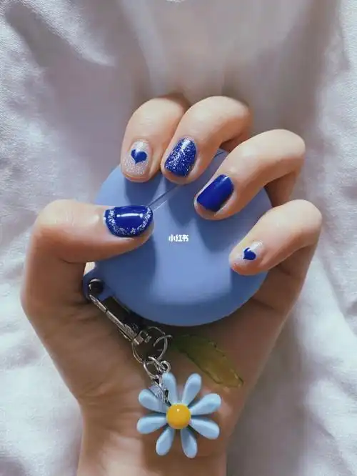 美甲克莱因蓝美甲