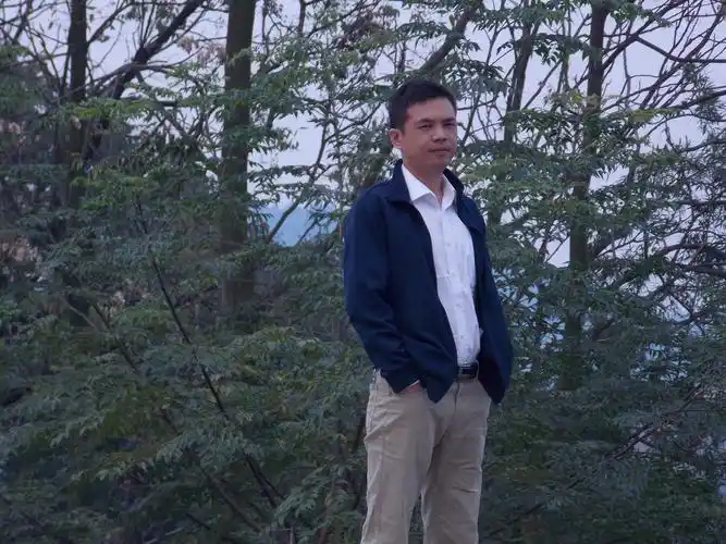 35岁未婚男征婚照片(id:63559042)_广东深圳征婚交友_珍爱网