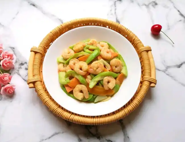 丝瓜炒虾仁的做法_美食记