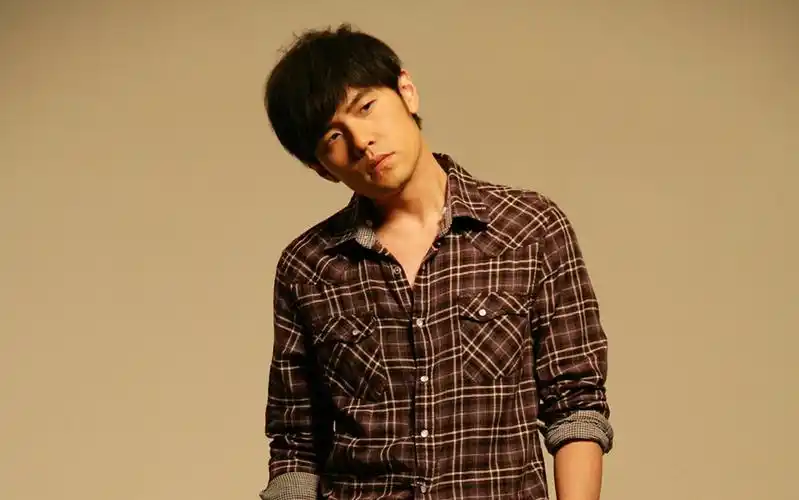 2013年4月12日 23:50   关注  桌面壁纸 周杰伦 评论 收藏