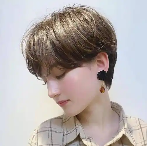 气质超短发