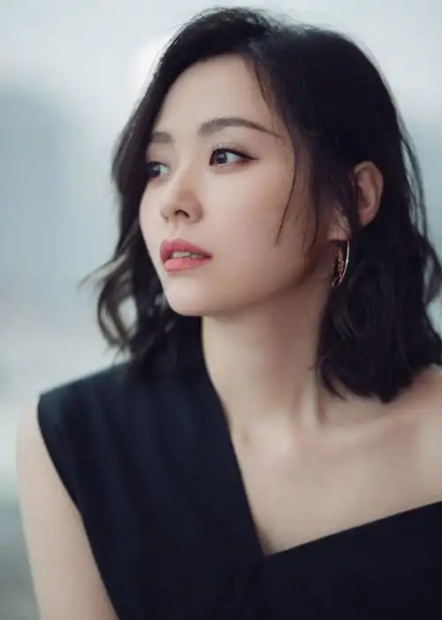 张靓颖晒代言产品照片,真的好美_高清图集_新浪网