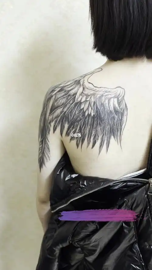 小姐姐后背翅膀_柳巷攻略_纹身_太原最好纹身店推荐_美妆_彩妆_彩妆