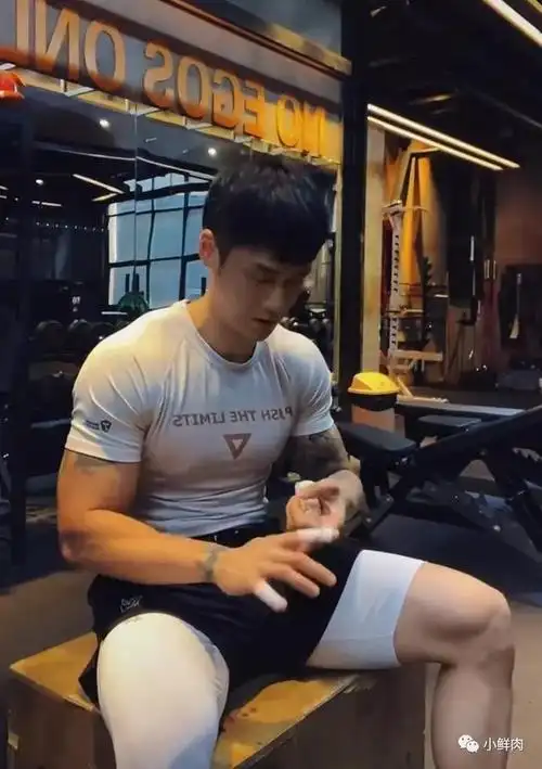 31岁蒋劲夫近照曝光这肌肉是认真的吗反差太大了