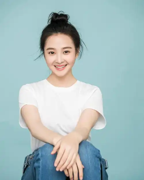 浙江金华,中国内地女 a target="_blank" href="/item/演员/3106682"