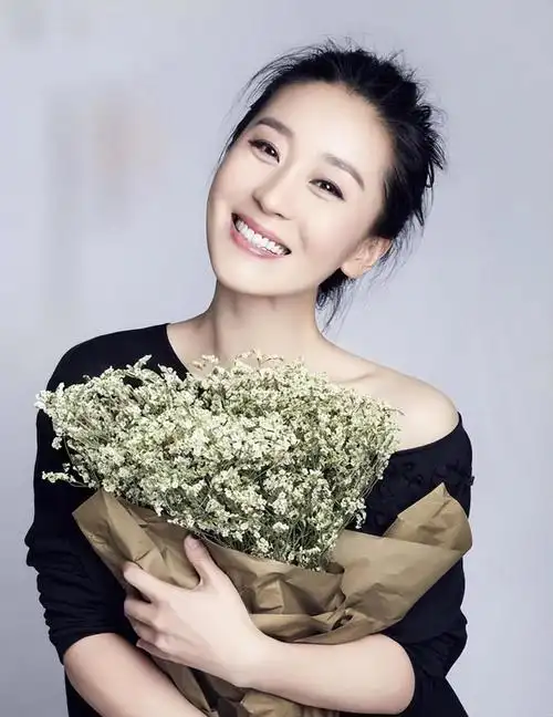 回顾苗圃被王大治追求和罗晋传绯闻为何转身嫁给大19岁的富商