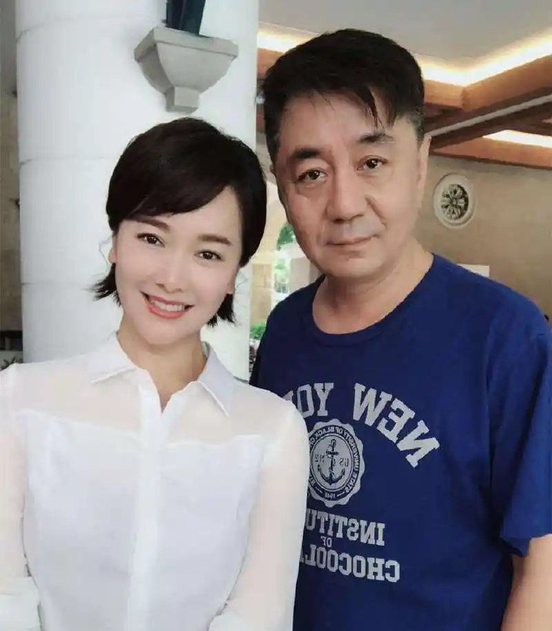 原创出道25年绯闻不断嫁大20岁老公相夫教女今42岁美如少女