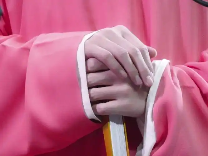 周九良#粉粉嫩嫩的~让我看看有多少九良的手控~94 94 94 94