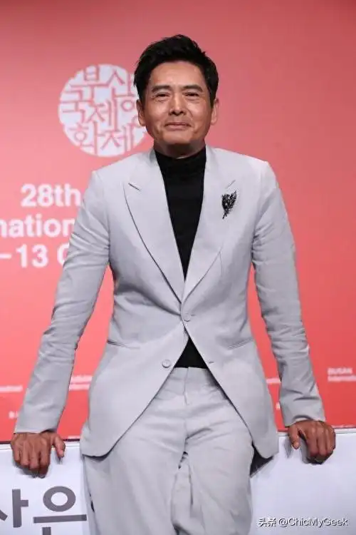 周润发自曝捐全部身家是老婆决定自己并不想捐