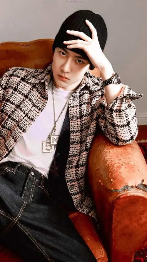 又帅又撩人王一博《嘉人now》2021年秋季刊cr:logo#综艺