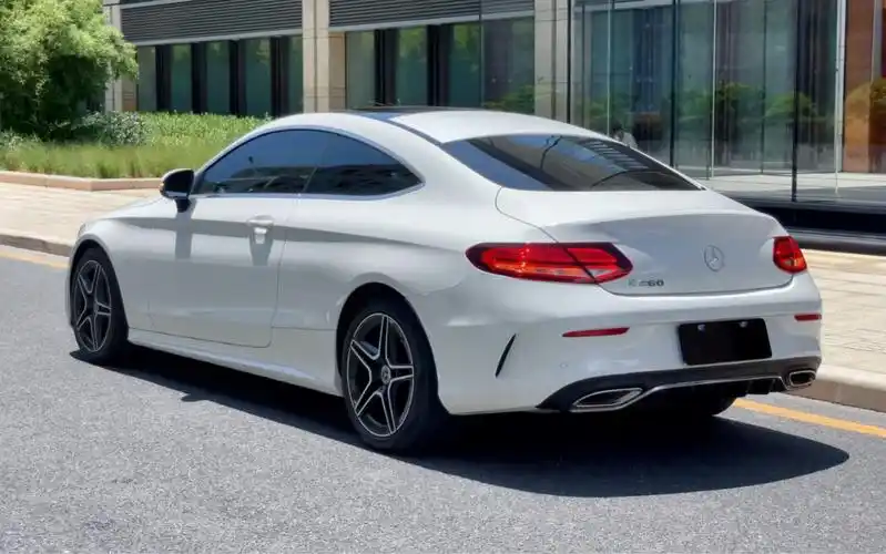 颜值在线的奔驰c级双门轿跑,只可惜……1.5t轻混