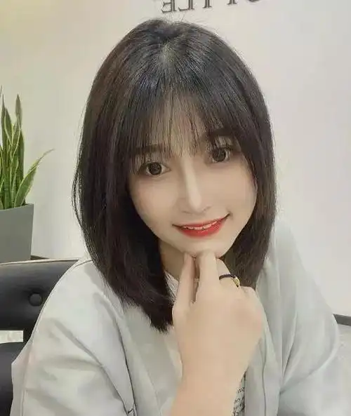 3款初中最火发型,简单时尚,秒变初恋脸