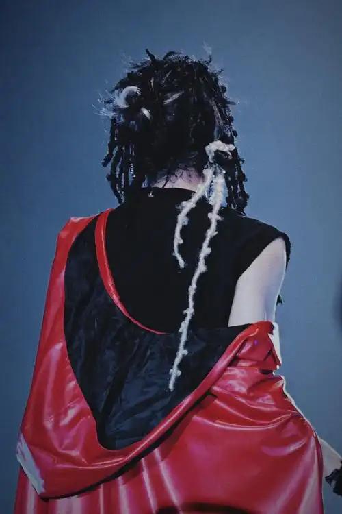 存那些美好背影和回眸#华晨宇花傲天##华晨宇2024向阳而生#啊～空白的