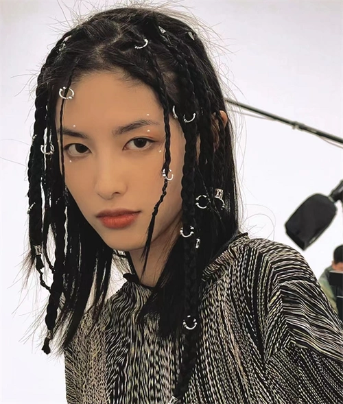 嘻哈街舞音乐发型 女生脏辫又酷又a_时尚发型 - 美发站