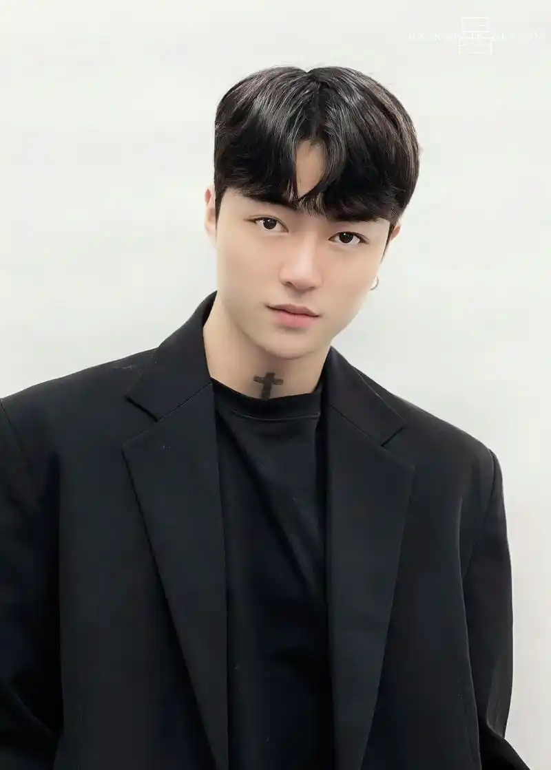 南宁男生发型韩式塑型微分