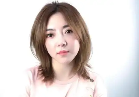 齐肩中短发上线超适合头发多的女性get优雅知性_短发_女生发型大全