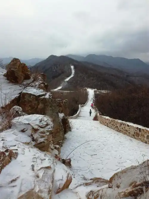 九眼楼一黑坨山游长城,观雪景