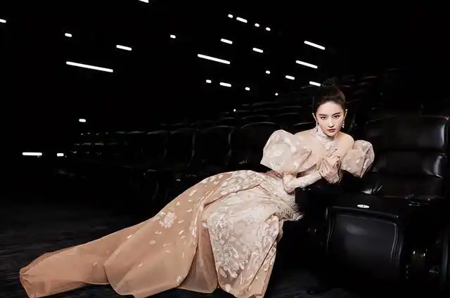 刘亦菲生日,刘亦菲生日几月几日(刘亦菲35岁生日当天晒美照)