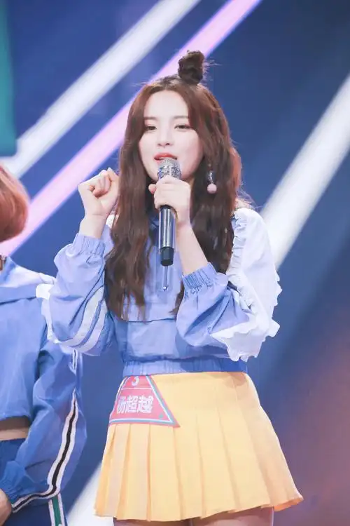 《创造101》杨超越公演图片