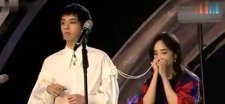 从这些举动可以看出杨幂有多喜欢华晨宇