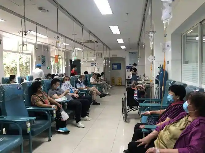 高温天医院门急诊人数上升,多数原因是这个_疾病