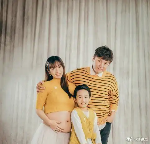 恭喜朱桢再次当爸抱孩子官宣妻子生下二胎激动晒幸福照